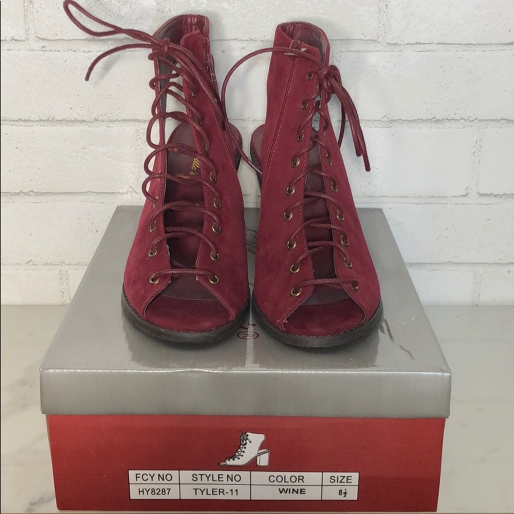 Breckelle’s Tyler-11 Lace-Up Ankle Bootie in Wine